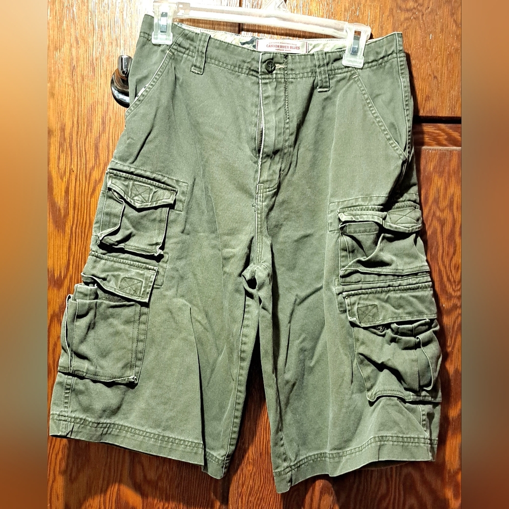 Canyon River Blues Olive Cargo Shorts with Multiple Pockets